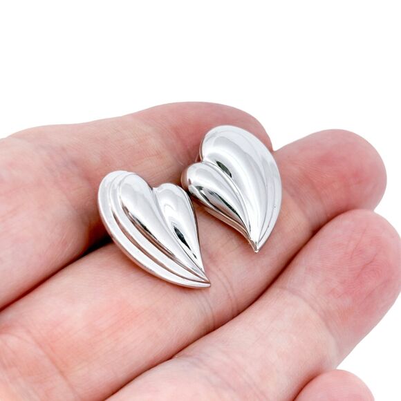 Vintage Carla Sterling Silver 925 Sculpted Scalloped Heart Earrings - Picture 1 of 7